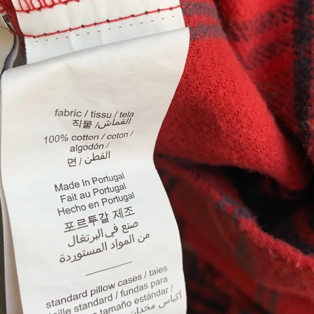 Williams Sonoma 4 Vintage Red Plaid Flannel Standard/Queen Pillowcases Pristine